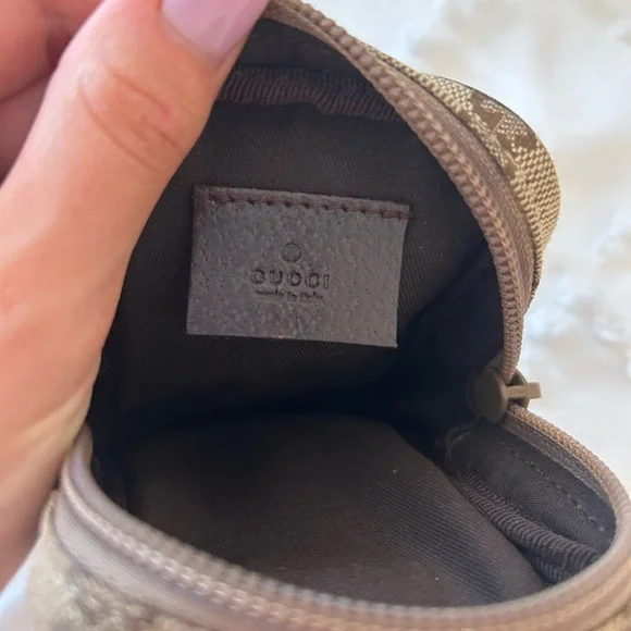 Gucci Beige and Brown Monogram Shoulder Bag - Picture 5 of 6